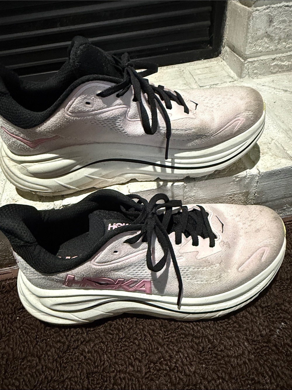 Hoka Clifton 10 Women's Pale Pink Athletic Running Shoes with Black Trim